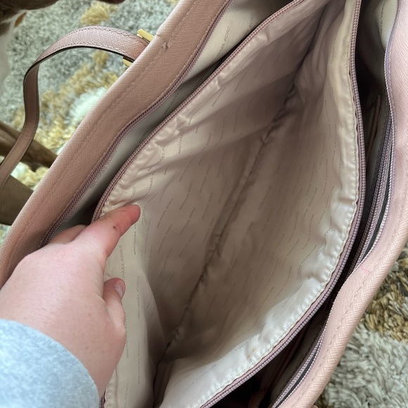 Michael Kors work tote! - Picture 7 of 9